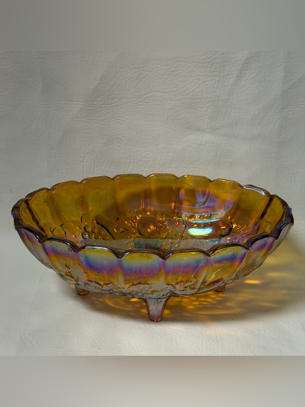 Vintage Indiana Carnival Glass
Marigold Harvest Grape
Iridescent Oval Bowl
